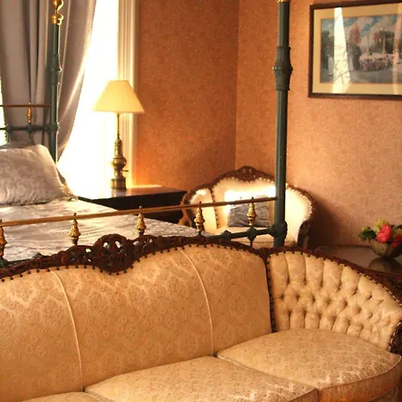 Henderson Castle Inn Kalamazoo Room photo