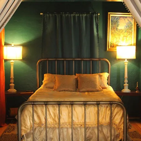 Henderson Castle Inn Kalamazoo Room photo