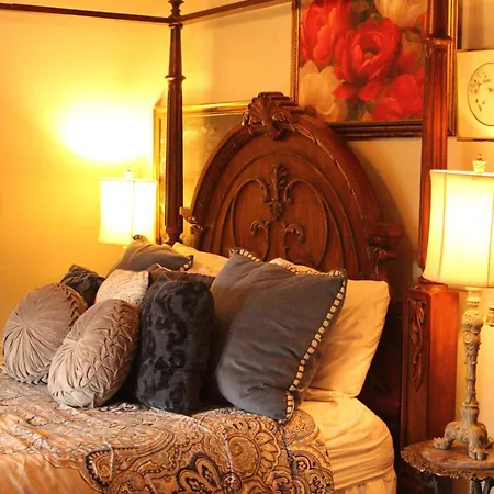 Henderson Castle Inn Kalamazoo Room photo